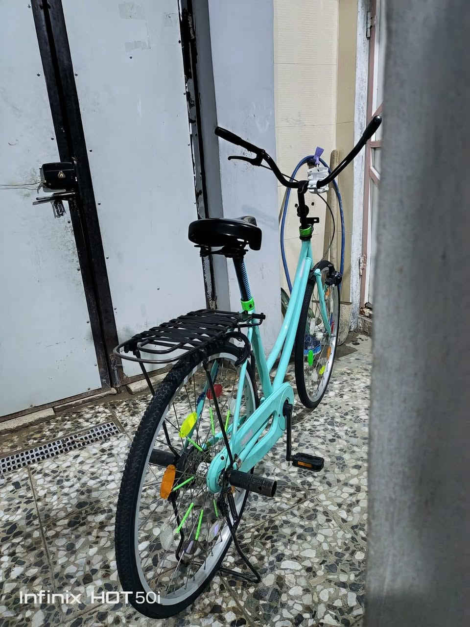 #باسكل للبيع بطه شركه سانتوس موديل 21 الون تركوازي نضافه كدامك شوف باسكل مختم كامل غراضه دينمو جاملغات بريك امامي وخلفي مكاني نجف كوفه حي ميسان السعر 135


**إذا كنت صاحب هذا الإعلان وتريد حذفه لأي سبب، رجاءا أرسل رسالة إلى الدعم الفني**