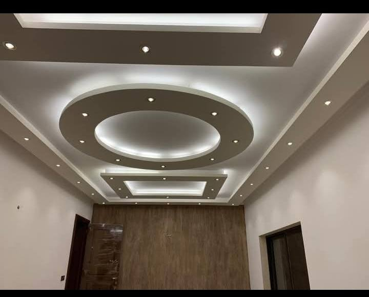 سلام عليكم اني صباغ بيوت داخلي خارجي جبس بورد سحبات انواع ديكورات نشتغله بسعار مناسبه تواصل ع رقم ***********
