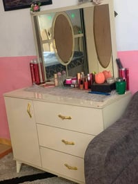 غرفة نوم نفرين • نضيف • للبيع