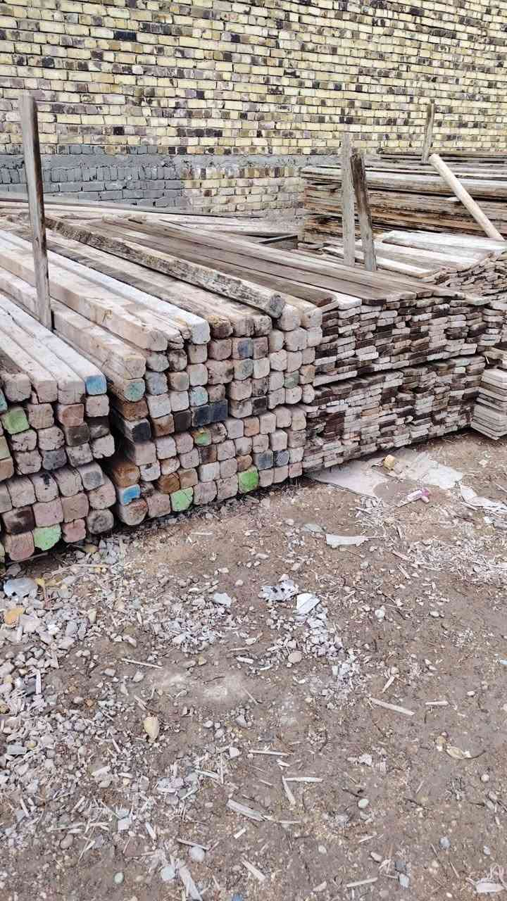 قالب خشب للبيع نضيف العدد 12 مكعب مكاني حله للاستفسار ***********
