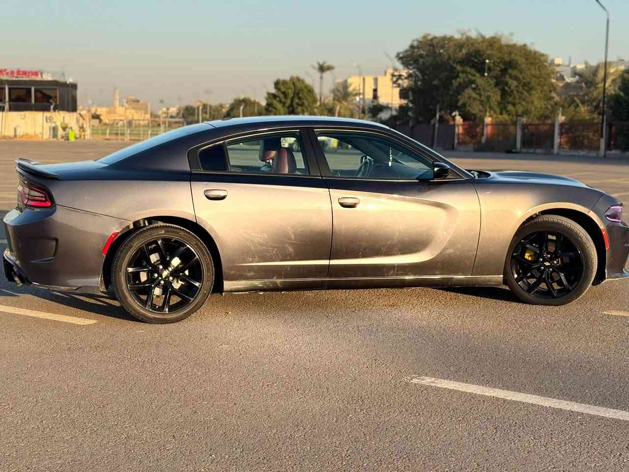 السلام عليكم 
2019 SXT
هذا رقم الشاصي 2C3CDXBG0KH668274
ماشية 75 ميل
رقم بغداد الجديد سنوية وهزة جديدة 
حادث جداً بسيط بنيد فقط ومبدل اصلي وصور الحادث بالمنشور 
محدث دعاميات وبنيد اصلي 
محدث السيارة ومبرمج عقل ومراوح وفاتح الفصلة 
تخم تاير جديد 
صدر جديد
باتري جديد 
ويل 20 
داخل جلد 
منضومة زنون مع لد متغير متحرك تحكم ع تلفون
ادامة كاملة للمنضومة الماء وماء اصلي 
ادامة كاملة غرفة احتراق وبانزين فقط محسن اخلي 
السيارة نضيفة واستخدام شخصي 
السعر 213 وبي مجال قليل 
مكان السيارة بغداد الحرية


**إذا كنت صاحب هذا الإعلان وتريد حذفه لأي سبب، رجاءا أرسل رسالة إلى الدعم الفني**