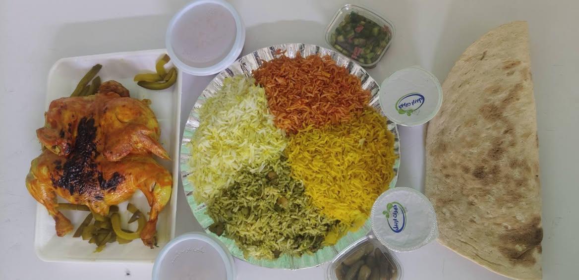عرض لفتره محدوده تمن 4 نوعيات + دجاجه قلي او شوي + كاستين روبه + كاستين طرشي اومقبلات + كاستين مرك+ كرصه خبز 12000 الف والتوصيل مجاني كل مناطق الشامية ريف اومدينه للحجز ***********

