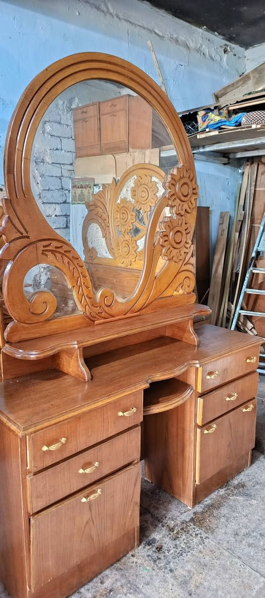 غرفة نوم ٥باب صاج ملحق شغل ثقيل جدا نظيفة جاهزة السعر ٥٥٠ قفل تواصل خاص***********
