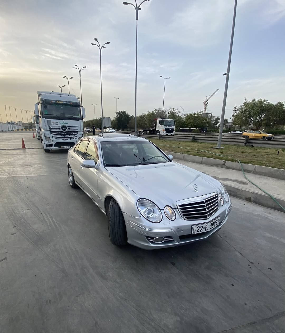 ‏ Mercedes-Benz  eligans E350 2008 
W211 

-------------------------------------
#السعر علق  تم يوصلك خاص 
‏
#رقم الهاتف : ***********

#رقم السيارة : اربيل 22 تحويل مباشر

#مكان السيارة : بغداد  
-------------------------------------
سلام عليكم 
للبيع 
مرسيدس ام عيون W211 موديل 2008 E350  اليجنس وارد خليجي بدون ضربه بدون صبغ فقط دعاميه رقم اربيل سنويه 2028 تحويل مباشر هزه جديده 
سونار موجود للسياره كذلك 
مواصفات
1_ بصمة⁩
2_محرك  +كير  مكفولات ⁦⚔️⁩
3_تبريد ثلاث قطع ❄️⁩
4_كروز سرعة🔒 
5_ كشنات جلد ⚔️⁩
6_مراية داخلية+جانبة عاكسة ⁦🔍
7_تحكم ستيرن ⁦⚔️⁩
8_ شاشة جبيرة  ⁦🖥️⁩
9_ تلفون 📞
10_تجاوي خلفية كهرباء ⁦⚔️⁩
11_حساسات خلفية ⁦⚔️⁩
12_ انارة ليلية داخلية⁦⚔️⁩
13 انارة ترحيب💡 خارجية  ⁦⚔️⁩
14_شاشة اعطال💬
15_كشنات كهرباء ⁦⚔️⁩
16_لايت زنون بلادي 💡
17-بتخم تايرات جديد
18_  صدر امامي وخلفي💯
19_سستم صوت harmen kardon ⁦⚔️⁩ 
20_ويل 17 AMG بلادي الماني.
21_ تدفئة كشنات          
22_صدر امامي خلفي جديد ⁦🛠️⁩
23_حساس مطر💦
24_سلايت 
 
------------------------------------
