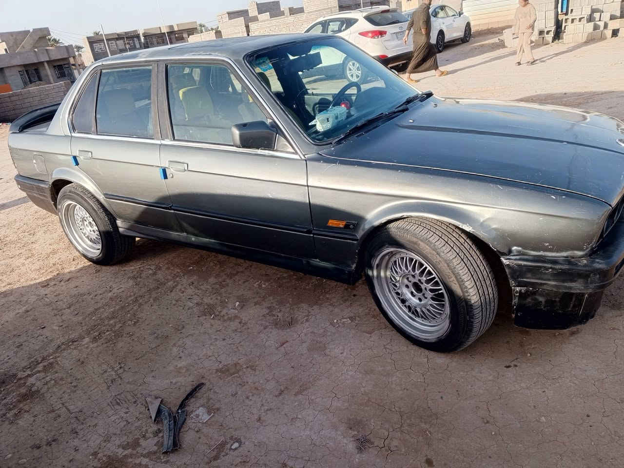 السلام عليكم من رخصة الادمن
بيئم حجم 325 رقم بغداد مشروع وطني  محرك 6مفتح كير مكفولات  تخم تايم صدر كهربائيات شغاله سلايت تنته شغال تبريد كل غراضه موجوده ماعرف شبي  غرفه نظيفه رايدها ب35وبيها مجال مكاني قرب جسر الظلوعيه***********
