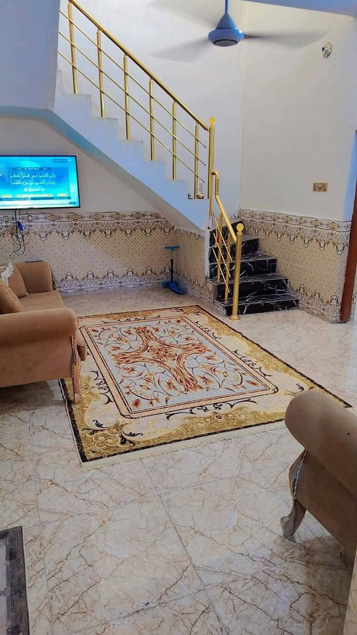 للبيع

بيت ٢٠٠م طابق واحد

بناء نظيف جدا عكاده

يقع خلف السريع بشارع العياده الاستداره
الثانيه

سعر ١٩٠ بيه مجال قليل

يحتوي على غرفتين وصاله ومطبخ وصحيات داخليه وخارجيه واستقبال وكراج سياره

موبايل للاستفسار ***********
