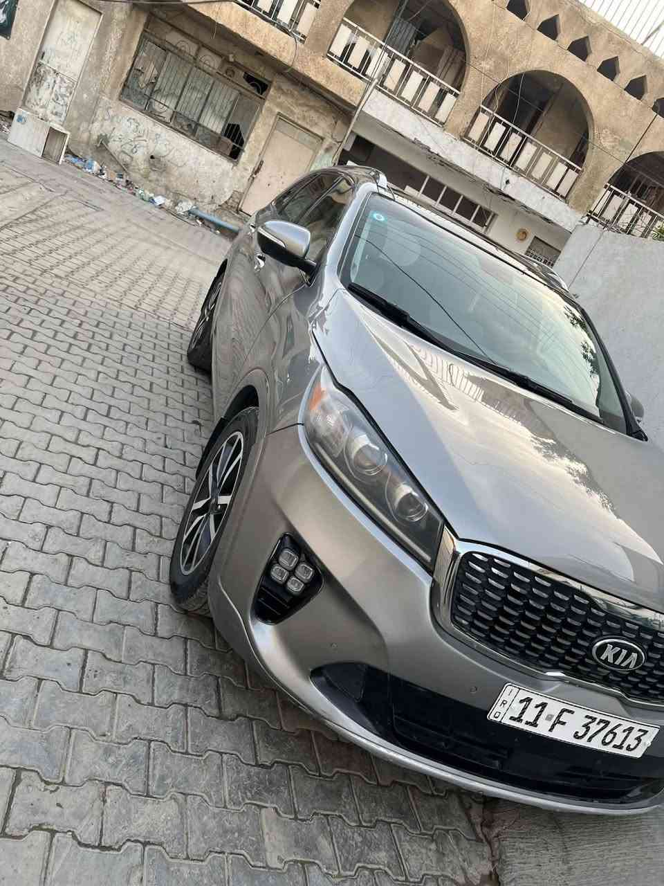 السلام عليكم كيا سورنتو 2019 Vip 6 سلندر  اني صبغتها حزام اثر جراد بدون حادث بدون ايرباك السعر 175   ماشيه 88 ميل مكان السياره بغداد المحموديه ***********

