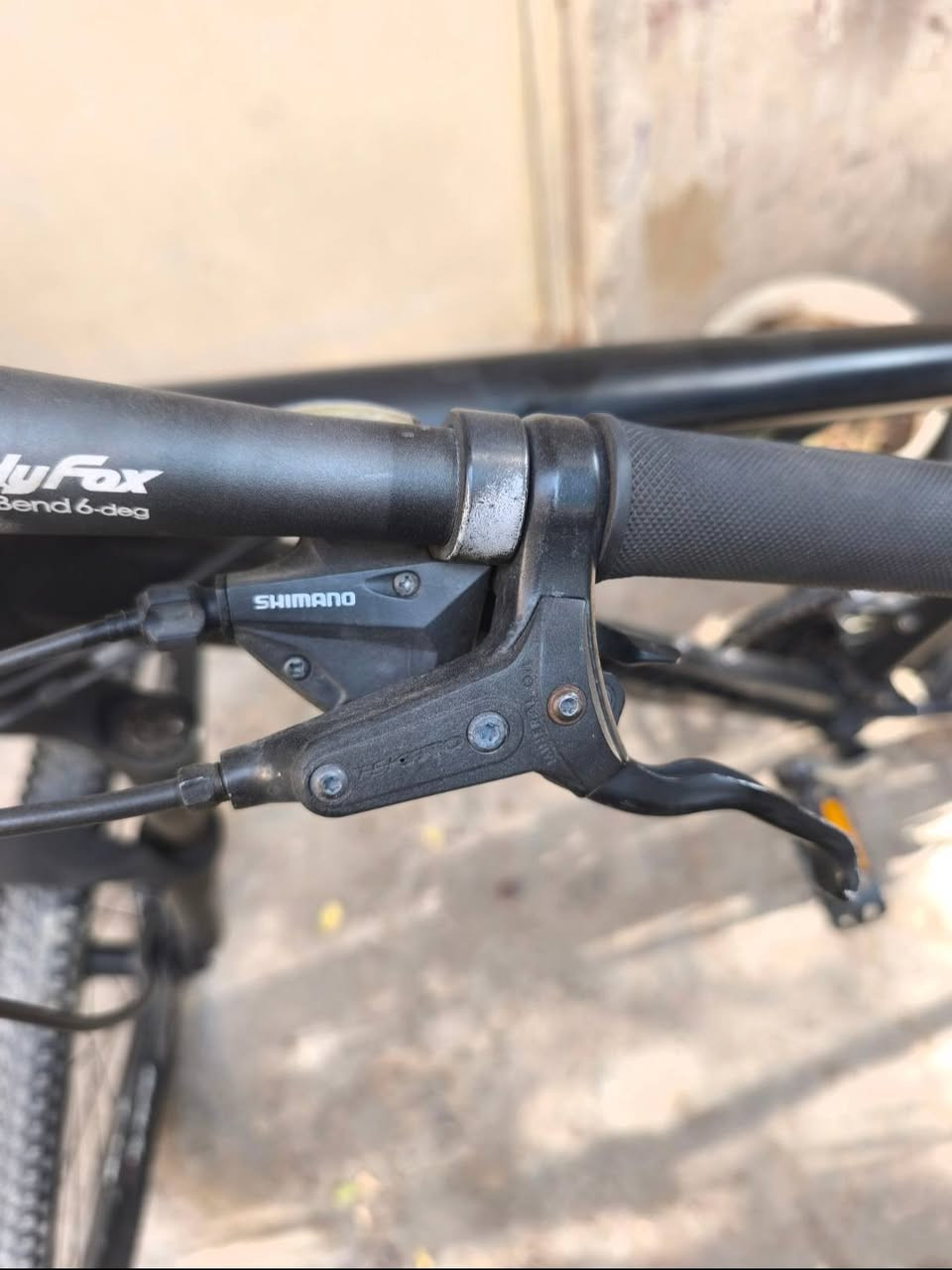 السلام عليكم بايسكل للبيع
ماركه Muddy Fox الاصلي
بريكات دسك دهن ماركه شيمانو
مكينه خلفي 9 سرع وامامي 3 سرع شي شيمانو
البايسكل على حطته كلشي ما مبدل بي حتى ما مبنجر على وضعه الطبيعي
للاستفسار 
***********
