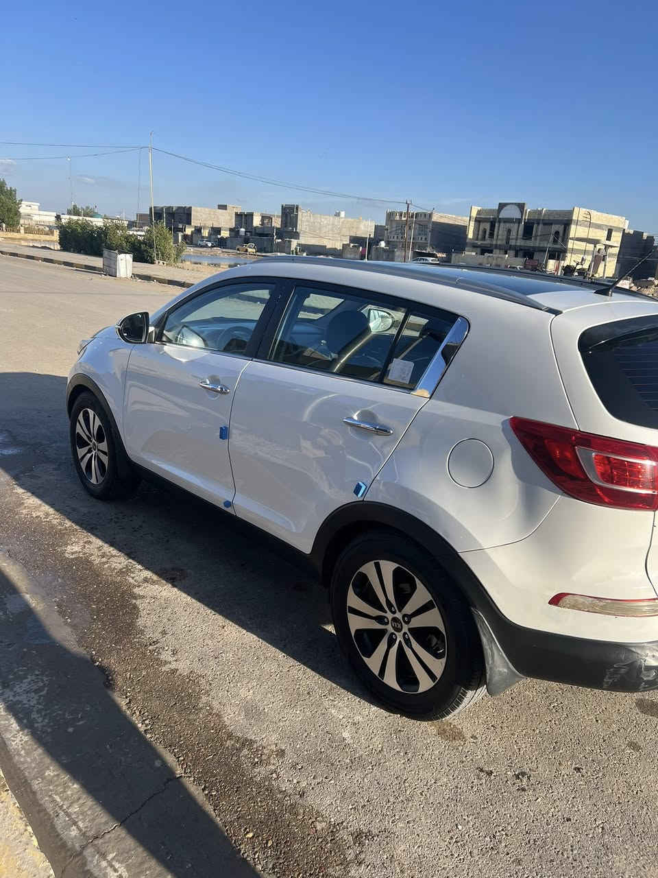 السلام عليكم كيا سبورتج 2011 رقم بغداد انكليزي سنويه بيها قطعه صبغ والسونار موجود بالصور محرك كير تبريد كفاله السياره فول مواصفات عده البصمه شاشه كامره كشنات جلد تحكم مري شفط مري تحكم ستيرن مكاني اللطيفيه الرقم للتواصل 
اسيا /*********** 
السعر 138 وبيها مجال للشراي
