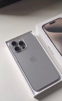 ايفون 15  برو ماكس للبيع لون تيتانيوم  بطارية ٩٩ مستعمل قليل  ماستر  ذ...