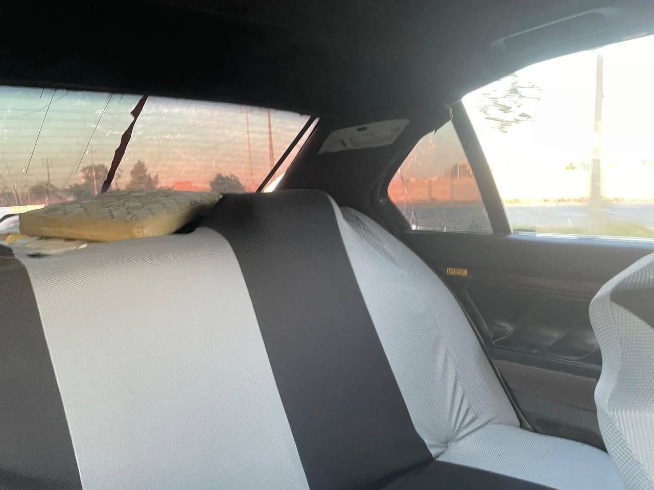 السلام عليكم BMW 730i
موديل 99 بالسنويه محدث 2000
 رقم بغداد شرط المداور   مكينه 30 جديده 
  جاهزه من كلشي
 مصبوغه عام للجماليه
دايمنو جديده مال 12 سلندر
ويل مال 750
كهربائيات شغاله
جنطه شفط 
باتري جديد
دايفروم جديد
راديتر جديد
واتربم جديد
كامره خلفية دواره 
حداديه جديده 
تبريد شغال 
مروحة كهربائي مال اف 
تايرات جديدات 
 مكان السياره ديوانية
***********
