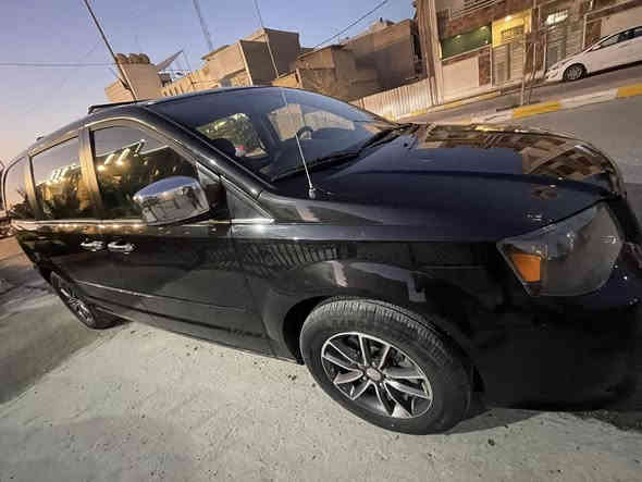 السلام عليكم 
من رخصه الأدمن
دوج كرفان 
موديل 2017
حادث بس باب السايق بدون ايرباك 
بدون دواخل 
صوره حادث بالمنشور 
بيها هم سونار موجود 
موصفات ابواب وجنطه كهرباء 
جام ٦ كهرباء 
كشن سايق كهرباء 
تبريد ٣ قطع ثلج 
فرس ارضي كشن منفصل 
كشنات جلد مخمل 
ويل وفجوج ١٧ بلاد
كير مكينه ٣٦٠٠ بلاد مامفتوح  
بجم كبس 
رقم شمالي السليمانية بسمي 
تحويل مباشر
مكان السيارة بغداد الكرخ 
السعر 170 بيها مجال 
ملاحظه 
مكلف بالنشر اتصل على صاحبها 
بالخير على طرفين 
***********
