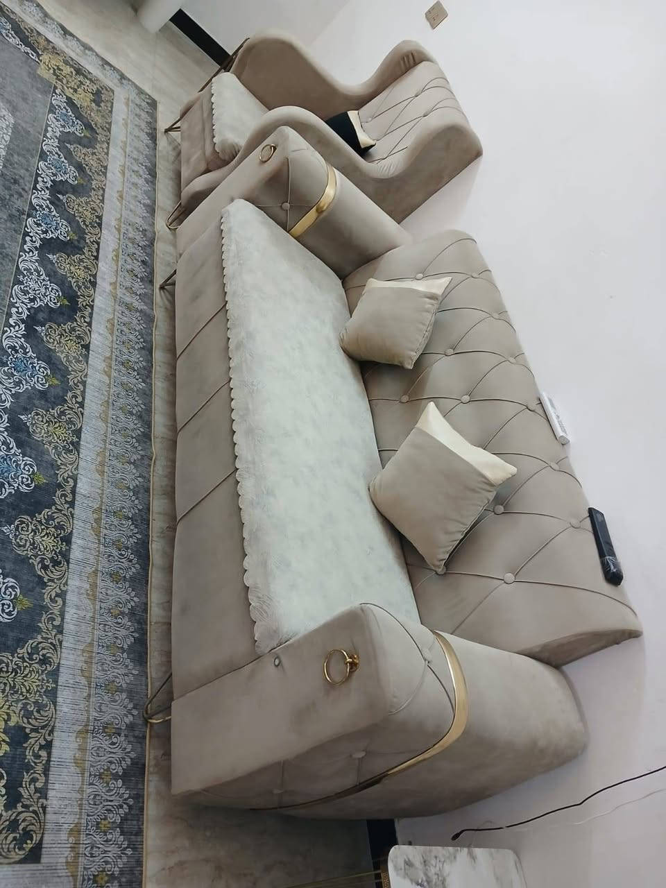 السلام عليكم تخم عشر مقاعد للبيع مابي اي ضرر مستخدم قليل ٣٠٠ وبي مجال قليل ***********
