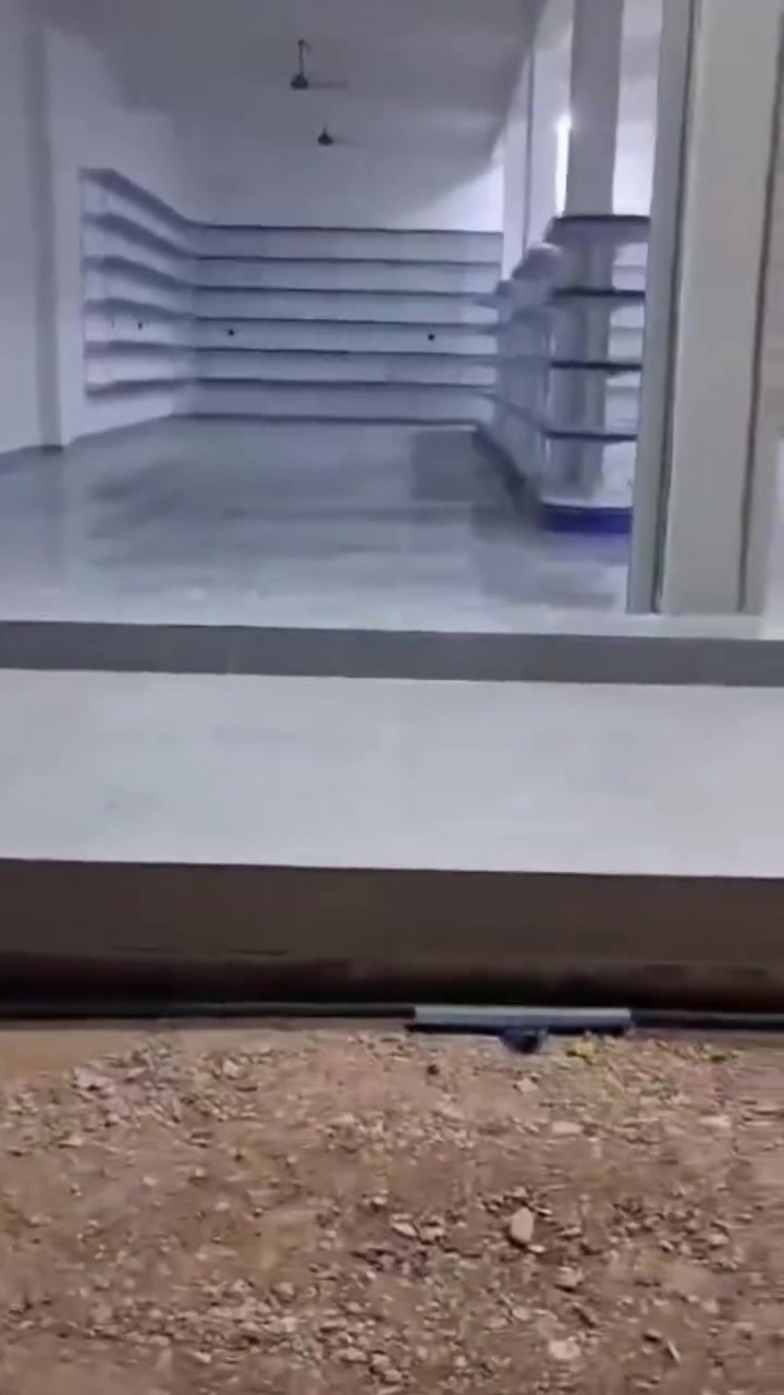 موقع مميز 

قاعة للايجار. اسواق مجهزة رفوف. وكاملة. شغل درجة اولى من كهربائيات ارضية كلة جديد  مساحة القاعة 180. 
موقعهة على الشارع السبيس الرابط  بين شارع الامام وطريق شريفة  

للستفسار الاتصال على الرقم  ***********
