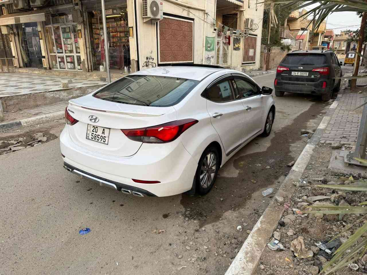 لنتره سلام عليكم للبيعموديل ١٥ خليجي فووول للخير بيهه ٤ قطع صبغ بدون دواخل كير مكينه مكفولات تبريد ثلج صدر خلفي امامي جديد تخم تاير جديد جاهزه للبيع او مراوس حسب القناعه السعر ١١٠ العنوان بغداد الحسينيه ***********
