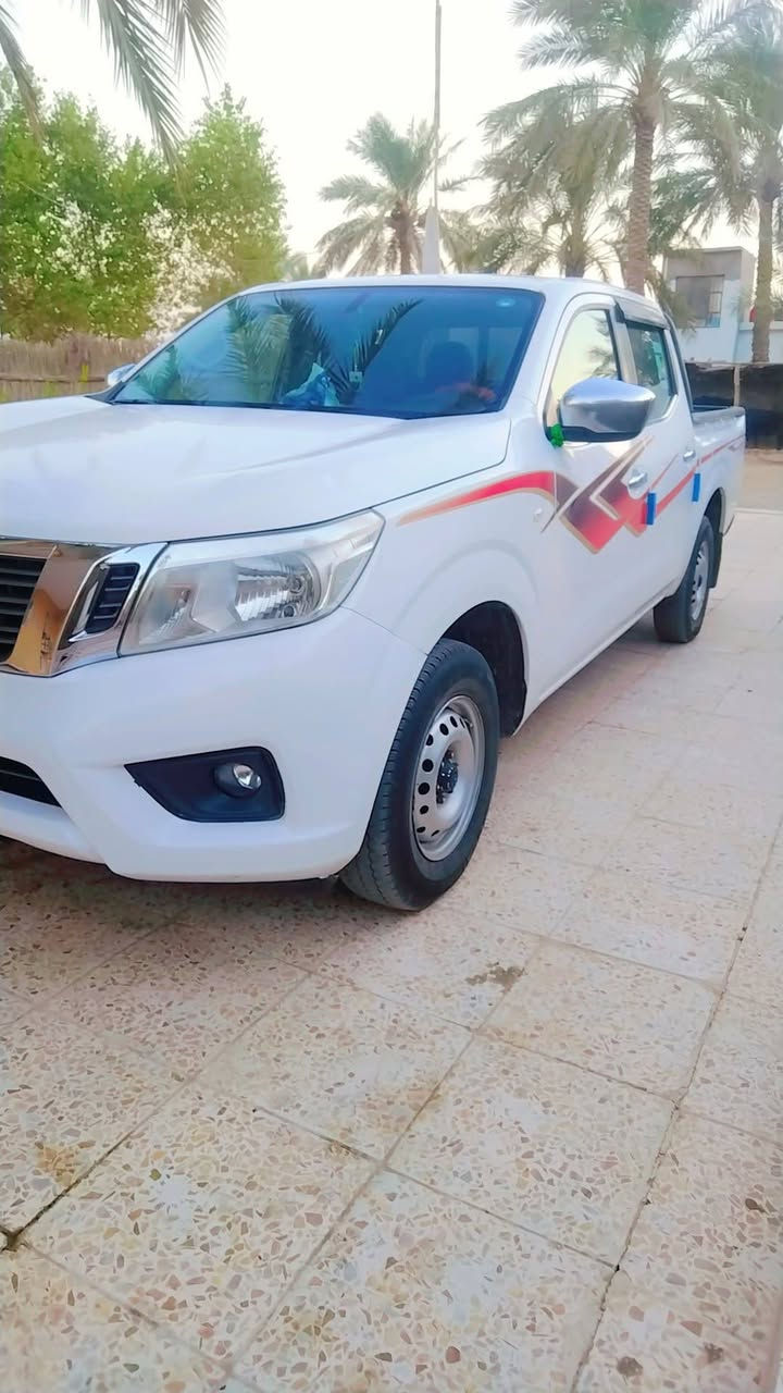 السلام عليكم نيفارا نيسان موديل 17 مقفوله كفاله عامه بس بيها طخه بالدوسه ***********
