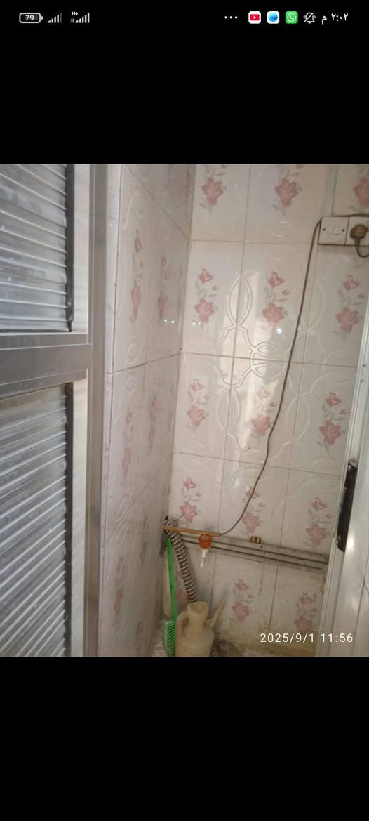 دار للبيع 
قضاء الشطره 
تقاطع شحيم الشارع الجاي للشط مقابيل حسينية الحاج كامل النداف 
المساحه 90/عگاده
2️⃣ الطابق الاول 
استقبال
 مطبخ حار وبارد
 وصحيات
 وغرفه وصاله
 ومجموعه صحية 
2️⃣الطابق ثاني صالة غرفتين صحيات 

رقم صاحب الدار 
***********
السعر 105 وقابل للتفاوض 
لا يراوس ولا يؤجر فقط بيع
