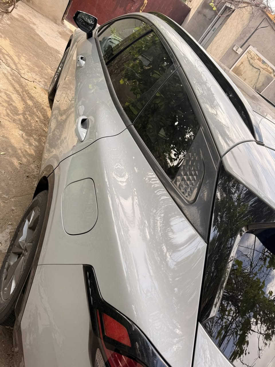 ***********
⸻

🚗 للبيع Kia Sportage 2024 (فئة SX)
 • الموديل: 2024
 • الفئة: SX فل كامل
 • السعر: 21,300 (قابل للتفاوض)
 • بدون رقم (لوحات)

✨ المواصفات:
 • محرك قوي واقتصادي
 • شاشة كبيرة + نظام ملاحة
 • كاميرات محيطية
 • حساسات أمامية وخلفية
 • فتحة سقف بانوراما
 • تشغيل بصمة + دخول ذكي
 • نظام أمان متكامل
