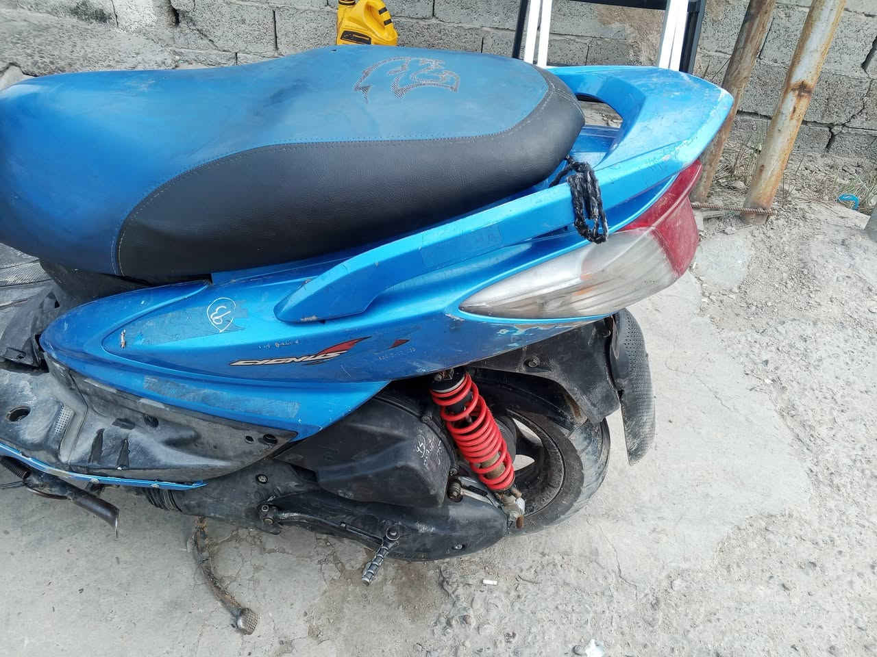 دراجة سكنس فحل
للبيع السعر 600  وبيها شوي مجال العنوان الحريه ساحه عدن المكينه ستندر برغي واحد مفتوح بيها  ***********
