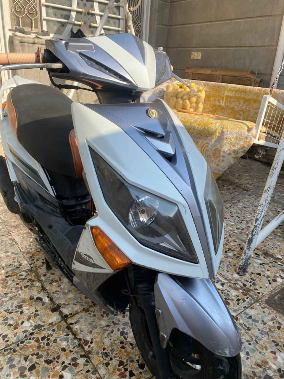 سلام عليكم
سيام مكينتهة خرسة 
الدراجة من تنطيهة بانزين تطفة 
عل سلولي صافية 
بيهة مشكلة لو نوزل لو فيت بم 
ابيع كوم حديد 
السعر ٢٠٠
*********** بغداد, العراق
