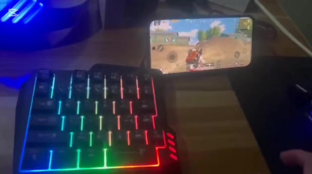 حول تلفونك إلى بيسي عن طريق هذا البكج المكون
من ماوس و کیبورد وار بي جي وباد وستاند وقطعه الي تربط الماوس والكيبورد بل موبایل مالتك

متوفره منه فقط قطعتين

*********** تواصل واتساب
