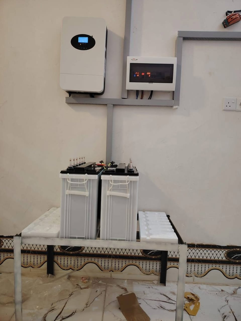 #قسط #مريح #بدون #مقدمة 
بفضل الله وبحمده قامت كوادر شركتنا (شركة المهندس للطاقة الشمسية) بنصب منظومة طاقة شمسية منزلية لأحد زبائن شركتنا
العرض الاقوى تحطيم الاسعار 🔥 🔥 🔥 🔥 🔥 🔥
العرض الاول 🔥 🔥 🔥
السعر : 3،750،000 فقط 
القدرة : 15 نهاري و 15 ليلي 
الألواح: 620 واط ضمان 15 سنة  عدد7
البطارية: ليثيوم حجم 15 كيلو واط ضمان 5 سنة
الانڤيرتر :  حجم 6 كيلو مع واي فاي مدمج ضمان 2 سنة 
العرض الثاني 🔥 🔥 🔥
السعر :  3,250,000 فقط
القدرة : 10 نهاري و 10 ليلي 
الألواح: 610 واط ضمان 15 سنة  عدد 5
البطارية: ليثيوم حجم 10 كيلو ضمان خمس سنوات
الانڤيرتر :  حجم 6 كيلو مع واي فاي مدمج ظمان 2 سنة
العرض الثالث 🔥 🔥 🔥
السعر : 2،500،000 فقط
القدرة : 10 نهاري و 7 ليلي 
الألواح: 620 واط ضمان 15  سنة عدد5
البطارية: ليثيوم حجم 7 كيلو ضمان خمس سنوات
الانڤيرتر : حجم  4 كيلو ضمان 2 سنة 
العرض الرابع 🔥 🔥 🔥
السعر : 2،150،000 فقط
القدرة : 8 نهاري و 5 ليلي 
الألواح: 620 واط ضمان 15 سنة  عدد 4
البطارية: ليثيوم حجم 5 كيلو ضمان خمس سنوات
الانڤيرتر : حجم 4.2 كيلو ضمان 2 سنة 

للحجز و الاستفسار
مدير شركة المهندس للطاقة الشمسية  
ربيع سامي الجبوري 
⁨ ***********
مهندس سعد 
***********
انور الفرحان 
مدير المبيعات 
***********
مهندس الصيانة 
عزيز الفرحان 
***********
 عمر الفرحان 
***********
