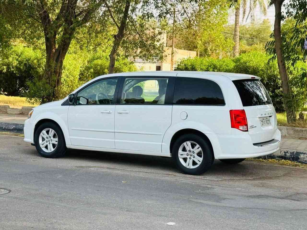 سلام عليكم
دوج كرفان 2016
ماشية 175
موصفات ابواب عادية مو كهرباء 
حادث امريكا قبق جنطة شوية جاملغ خلفي بالعراق صار بيه جاملغ وبنيد السونار موضح كلشي رقم جاهزة مكينة وتخم تاير وحدادية وتبريد كلة شغال  انكليزي تحويل باي محافظة اني حولته بابل مكاني بابل السعر 138 مجاله بسيط ***********
