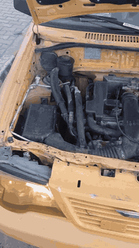 سلام عليكم سايبه ١٢ للبيع منغولي 
محرك وكير وكلج جدد
تبريد بي ليك تاتفئه شغال
كهرباياته كله شغاله
غرفته نضيفه كلش
شواصي نضيفه 
سياره بلاديه مابيه خياس وضربه مبين يم لايت 
هيئه وغرامات مصفره 
سياره جاهزه مال شغل 
مكاني بغداد الحريه 
هاتف ***********
السعر ٢٦ بيه مجال بسيط
