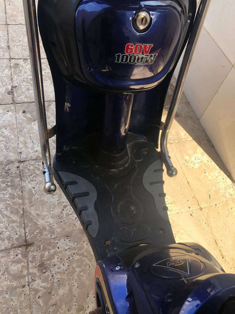 سلام عليك🖐️
دراجه شحن MTY موديل2024 
5بطاريات
الملف1000W
60v
الدراجه مزوده بعقل جوكر 
الدراجه شغاله بس الدكمه مال هورن وال اشاير ما مركب يراد تودي عله مصلح يركبلك ايا نقصها شاشه فقط السعر 220وبي مجال قليل🤌 للطيبين🙌 المكان ديالى بعقوبه گاطون الرازي 
للاستفسار:***********
واتساب فقط شراي تعال وناطيك عيوني 🤍
