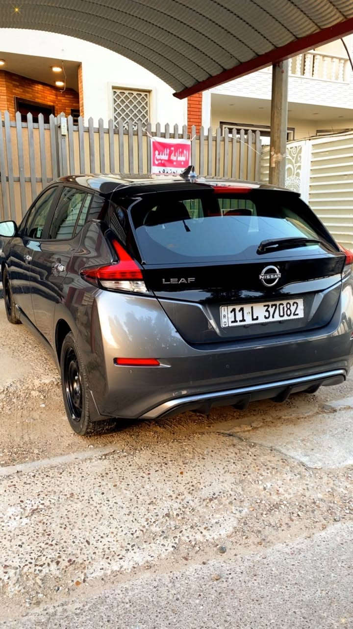 سلام عليكم نيسان ليف موديل ٢٤دخول جديدحادث موضح بصورسيارة مابيهاصبغ للبيع اومراوس حسب القناعة ماشية ٣٢الف كيلو بغداد باسمي سيارة جديده معنى الكلمة فول كهرباء *********** بغداد, العراق
