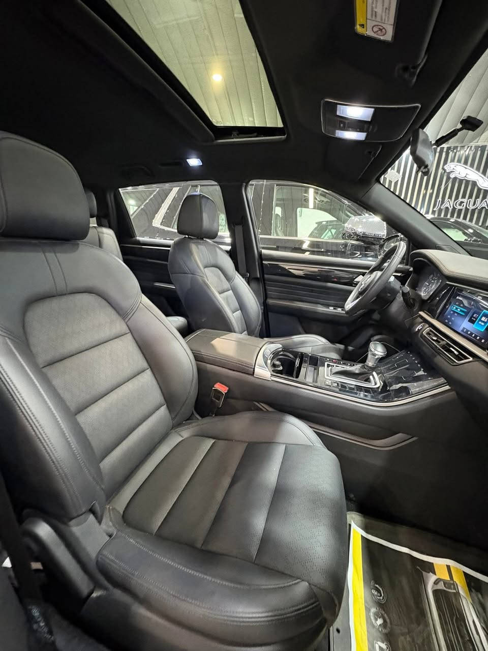 دونج فينج IX7 2023
(بيع او مراوس حسب القناعه)

محرك ٢٠ تيربو ٢٤٠ حصان
7 راكب لون اسود 
كشنات جلد اسود 
تبريد ٣ قطع منفصل
٣ وضعيات قيادة 
بصمة سايق 
اوتوهولد 
هاندبريك بصمة
فتحة سقف
 ماشية ١١٠٠٠ كيلو
 نظيفة وضع شركة بدون صبغ ولا تكحيل فقط ملاحظات بسيطة 
(بيها مجال ( 165  السعر
مكان السياره بغداد

للتواصل ***********
