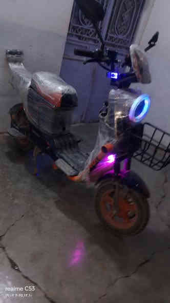 السلام عليكم. موطور شحن للبيع R9موديل 2025 بطاريات مامبدلات جدد +سويجين بصمتين كرتين ستاند موبايل السعر 400وبي مجال هاتف‏‪0780 419 3187‬‏ ايمن المكان اسديره سفلى
