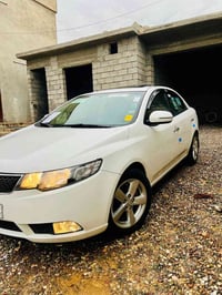 فول مواصفات • ٢٠١١ • فتحة سقف