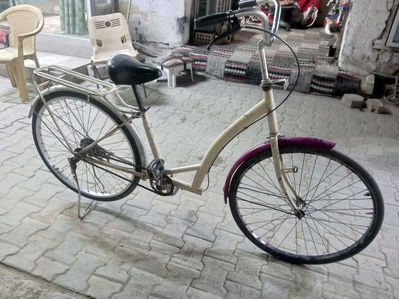 باسكل بطة حجم 26 ياباني سعرة 40الف مكاني نجف.      *********** النجف, العراق
