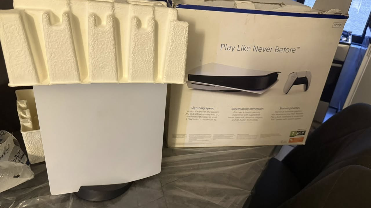 بلي فايف اوربي جديد استخدام قلي ويا جوستك وحده ماته الاصليه استخدام قليل  السعر 650 الف مكاني الطوبجي 
***********
