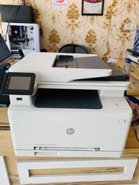 طابعة HP • نضيفه جديدة • تحتاج حبر بودرة