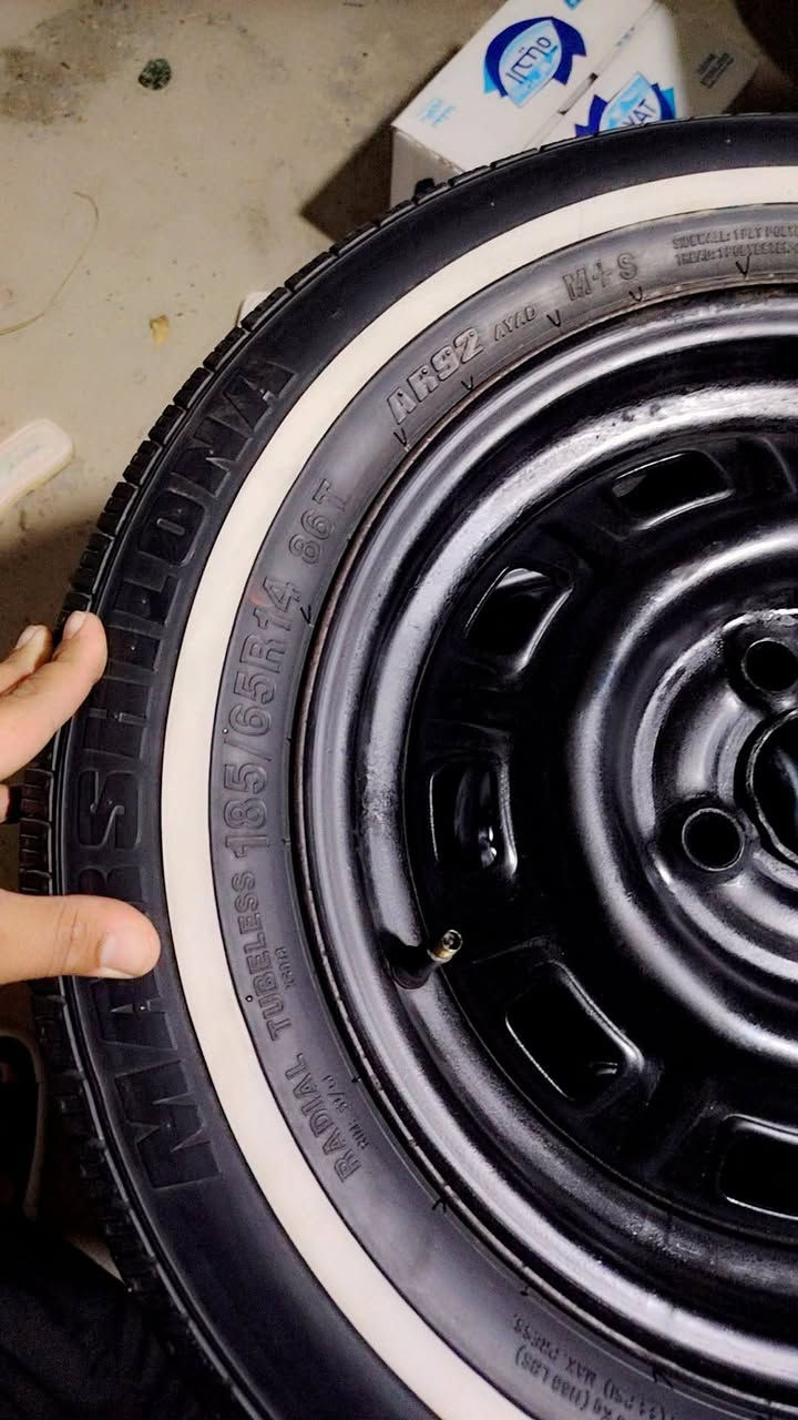 سلام عليكم ورحمة 
.تحويره 14..
.. ترهم اكسنت
فيرنه
 بيوايدي
. اوبتره. 
 افيو.... تاير مرشلونه  ويلاه برنس جداد 
. طيبه.. جديده  ٪100٪100 
.... ***********. بغداد السيدية
