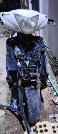 KYMCO • طافية • الكهرباء شغالة