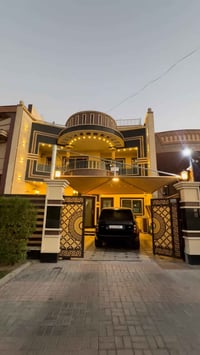 حي الحسين شارع الخدمي • ٢٥٥م • واجهة ١٠م