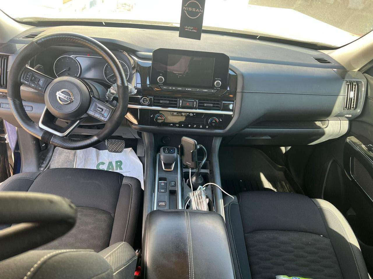 Nissan Pathfinder 2022 SV
2 parchay haya be zhure be erbag 
Full musafat panorama 
Hamu shtaki ba shart 
*********** أربيل, العراق
