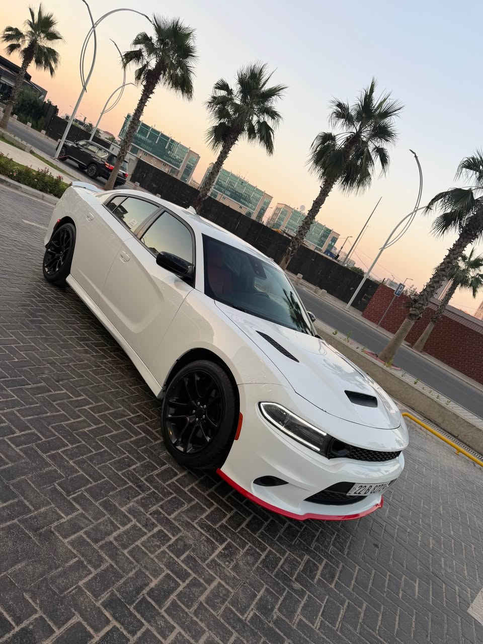 جارجر  جيتي GT  موديل 2021 (  )السونار موجود خابر بيك خير تدلل
الخوان فقد البيع ما الرواس 
***********
السيد الوان البيض المميز 
 فول مواصفات GT 
الدخل الحمر البيلادي
(اقره المنشور قبل ماتخابرني و بيك خير وتدلل))
(السياره بيها فقد بنيت البدون الدخل بشرط الفحص ) 
سياره جديده اي نقص ما بيهه ابد 📍❤️
(سيارة  ماشية ٧٦الف )
سياره جديده بمعنى الكلمه
رقم  اربيل الجديد كلشي جديد
المحرك : V6.  3.6L .
المواصفات :
* جناح خلفي بلادي
* ويل قياس 20 انچ  بلادي تخم تاير جديد
* ستيرن رياضي . 
مقاعد رياضية جلد   حضن
* كشافات الضباب زنون . 
* المصابيح الأمامية مع LED . 
* حساسات . 
* شاشه كبيرة مع نظام ملاحة نفكيشن GPS .
* الشاشة مع اوپشنات SRT . 
* سستم صوت الپاين .
* مقاعد أمامية كهربائية عدد 1 
* تشغيل عن بعد . 
* محدد سرعة . 
* تلفون بلوتوث . 
* كاميرا خلفية .
* مرايا متحسسة للاضاءة العالية .
* كير شفتر بالستيرن . 
* دخول ذكي (بصمة) .

السعر 225📥
للاستفسار
مكان السيارة اربيل 
***********
***********الوتساب أربيل, العراق
