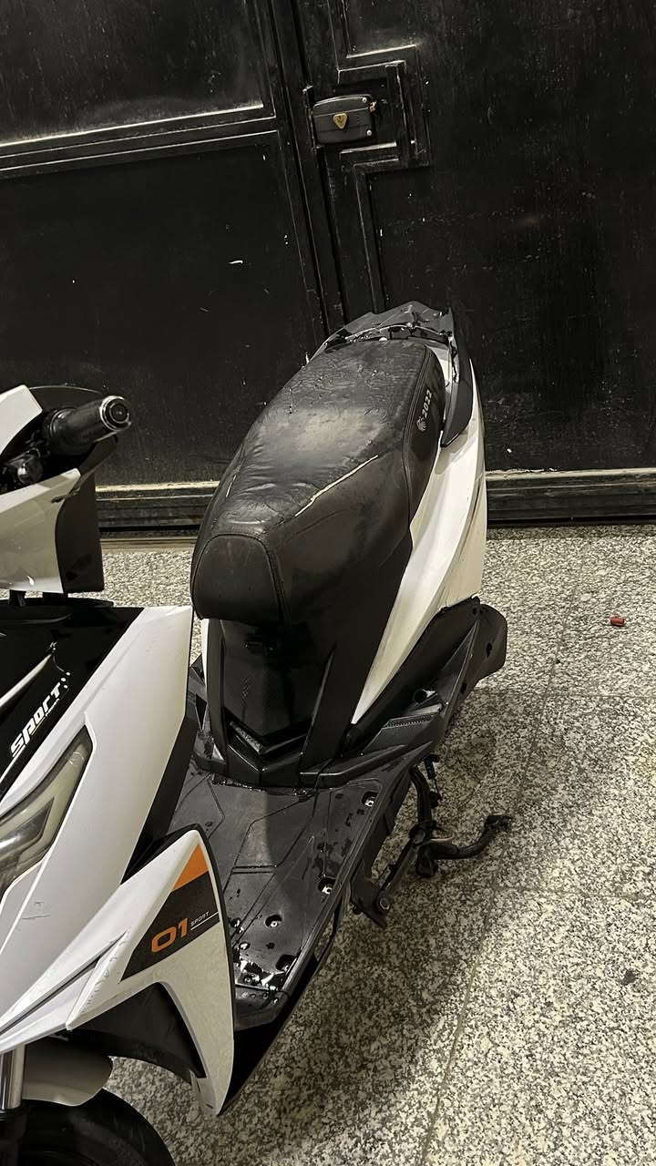 للبيع الدراجه شوفت عينك مابيهة كل نقص كامله من كلشي كهربائياتهة كلهة شغاله ترجع للخلف نضام رجوع شاشه تعرضلك اعطال دبل بصمه هورن اشاير لايت عالي ناصي 3 سرع ملفهة 1500 البطاريات 6 سعرهة مناسب مكاني الاعضميه شارع المغرب ***********
