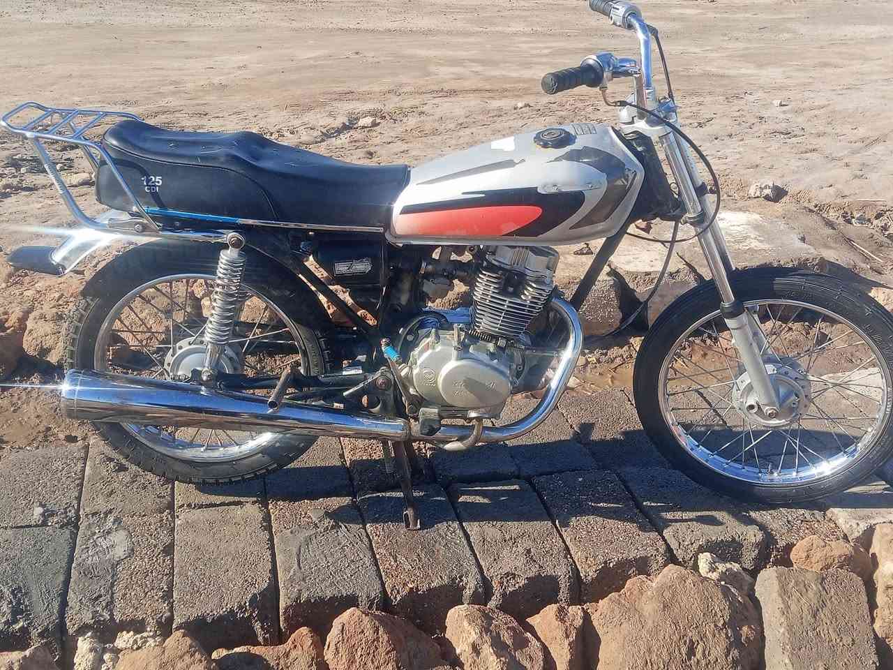 دراجه نامه للبيع كلك كلك 
محرك سيجي نامه مفتوح 
غراض كله جدد جاهزه السعر خاص 
*********** ناصريه مركز الحولي الجديد،
