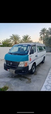 نيسان يورفان 2009للبيع رقم بغداد مشروع وطني باسمي السيارة مصفرة هيئة و...