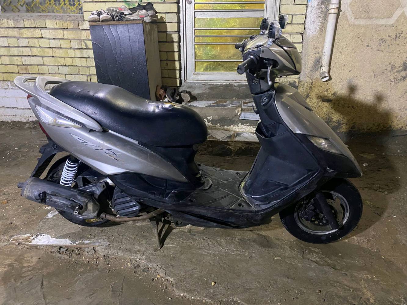 ‏ماكس ثعلب 140 للبيع
الدراجه مگطوع بيها زنجيل  يعني تبدل زنجيل وتشتغل نكره سلف
اوراق كامله منفيست واسويلك مكاتبه بيها
الدراجه بلاديه قطعه تجاري مابيها وشرط الختم واحد 
دبل اشاره شغال لايت بك لايت شادلها لايتات اضافي بومه عالي وناصي ثلجي واصفر وسكن بيهن
الدراجه بلاديه بمعنى الكلمه بس الدبلات الخلفيه تجاري 
السعر 350 وبيها مجال
العنوان بغداد الكاظميه الطي  
استفسار واتساب او رصيد او تعلق واردلك خاص
 ***********
