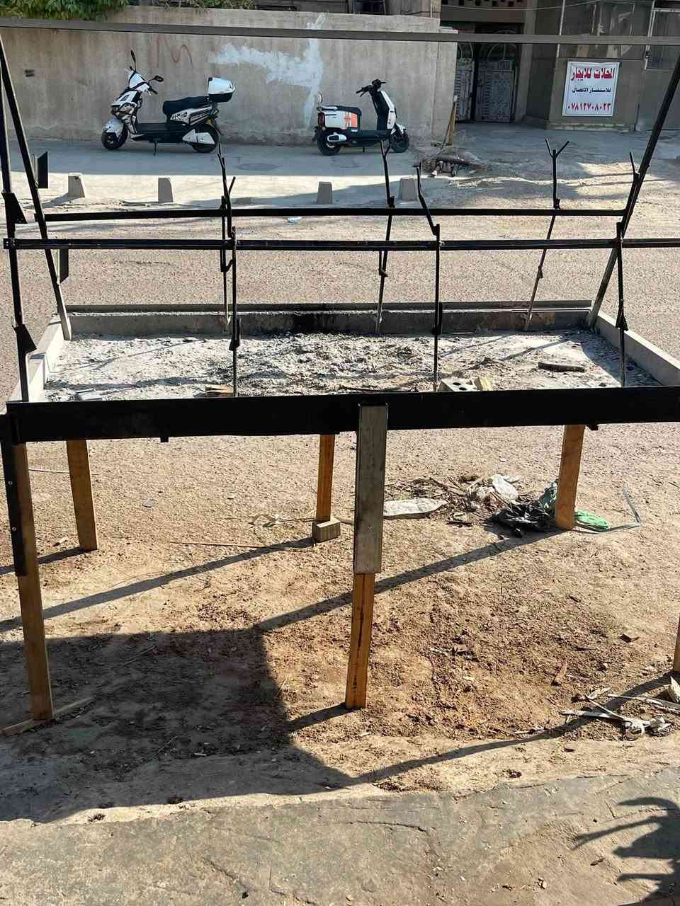 شوايت سمك او دجاج مستطيله العرض متر الطول مترتين حديد ثقيل السعر ١٥٠ للستفسار ***********

