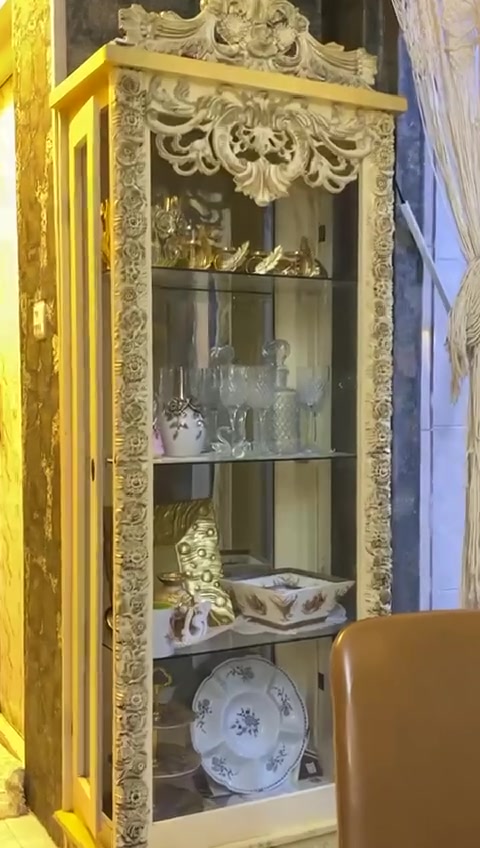 مرحبا أغراض للبيع
اللوحات الآيات ٣٠الف على شكل قطع تتركب اخذتها توصيل ٦٥الف
والوحة الخ ٢٥الف لان بيها عيب
والمكتبة ٧٥الف
سبب البيع غيرت الجدران بعد مايرهومون
الي تريد تعلق وادخل عليها او تتصل على الرقم *********** وتساب
