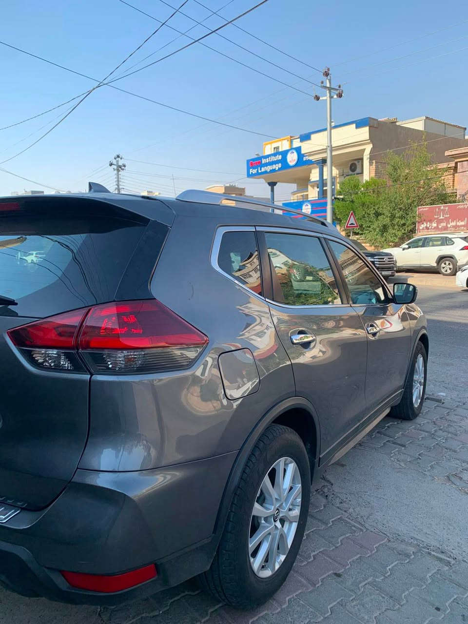 ▪️تەنها فرۆشتن ، فقط بيع ▪️

▫️Nissan rogue 2019 SV▫️
▪️چوار پستۆن مرغوب ، بەسمە ▪️
▪️پێش کەپس ، بێ ئێڕباگ ▪️
 ▪️نیو شانی پشت سەکن و سنوق سبوغ 
▪️ناو دەرگای بستەک سبوغ 
▪️ناو حەوز کەمەک تعدیل 

▪️مەکینەی V4 ی ٢.٥ ی کەپس 
▪️رەقەم هەولێر سەنەوی نوێیە 
▪️٩٣ هەزار میل رۆیشتییە
 
▪️نرخی ١٤٥ وەرەقە▪️

☎️ *********** ☎️ أربيل, العراق
