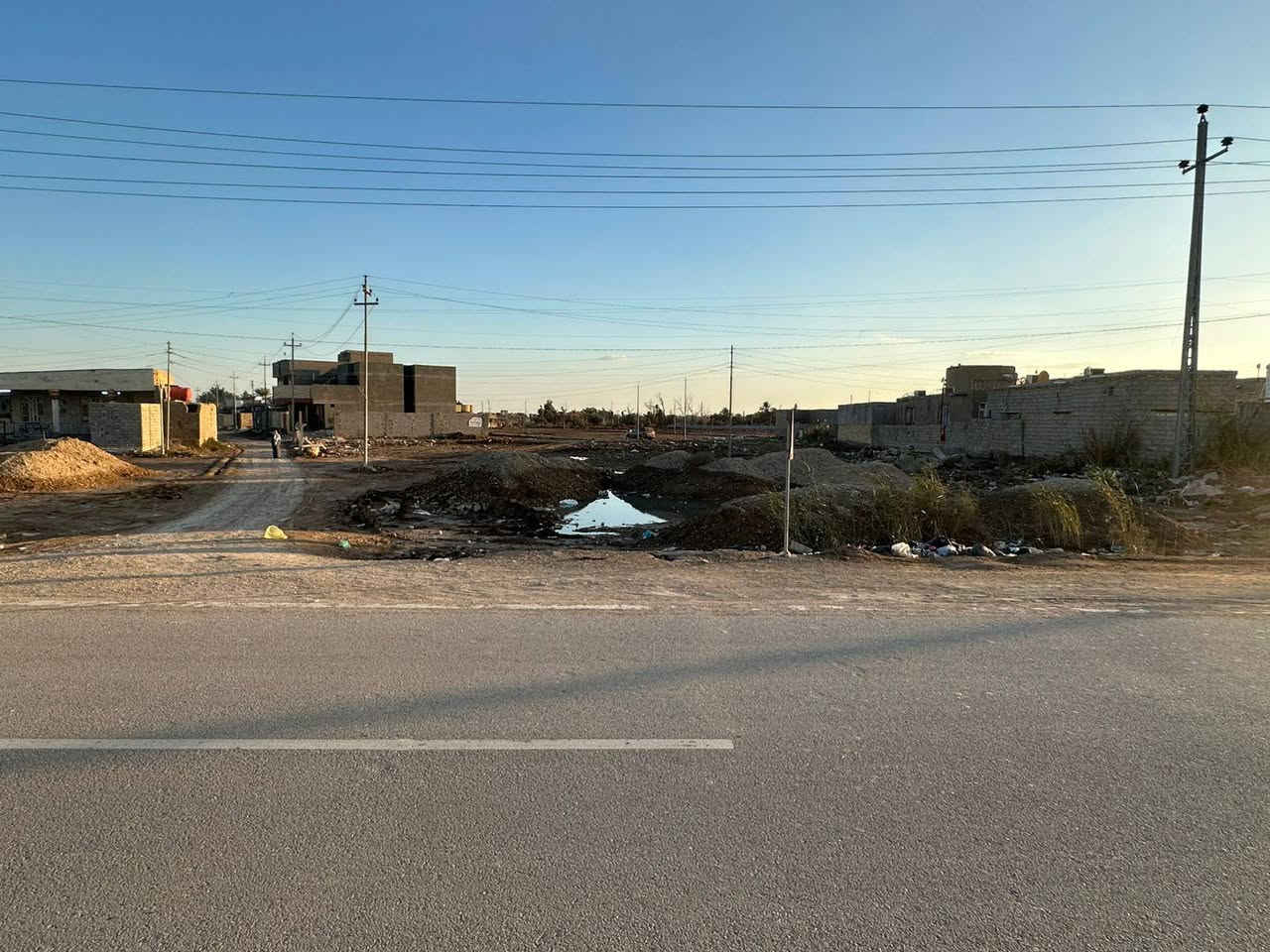 للبيع قطع ارض 200م طابو صرف اسهم 
(المداور بالتسجيل العقاري)
طابو صرف اسهم
 وليس زراعي 
وليس قرار 25
شارع نصر_دواية قرب حسينية سيدجاسم
الاتصال على الرقم ***********
