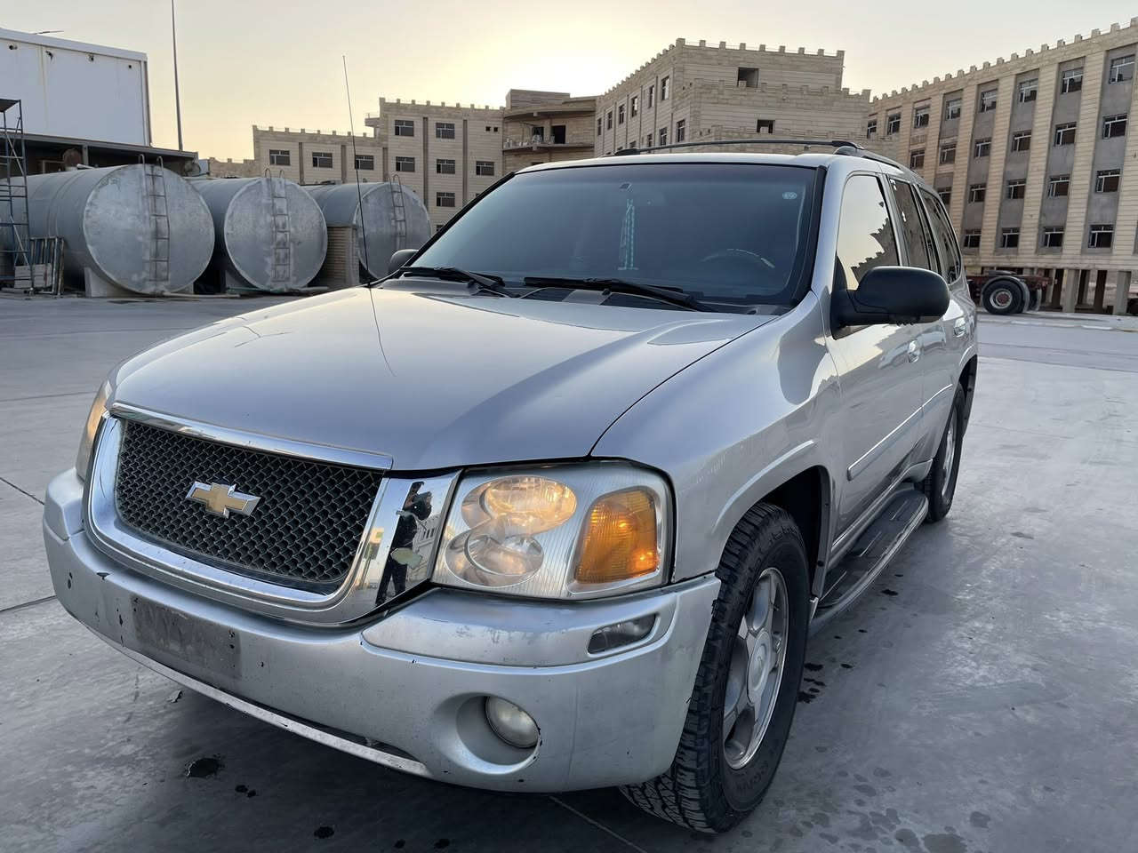 السلام عليكم
بلايزر حاكمي 2008 فول مواصفات بدون فتحة رقم سليمانية انكليزي باسمي السنوية 
جاملغ امامي مبدل فقط
السعر 110 
تلفون / ***********
